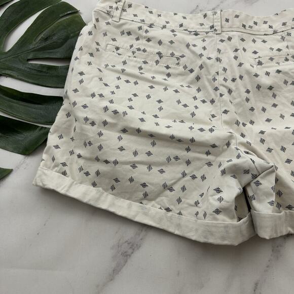 Banana Republic Womens Geometric Print Chino Shorts Size 12 Cream Black Roll Hem - Picture 10 of 10